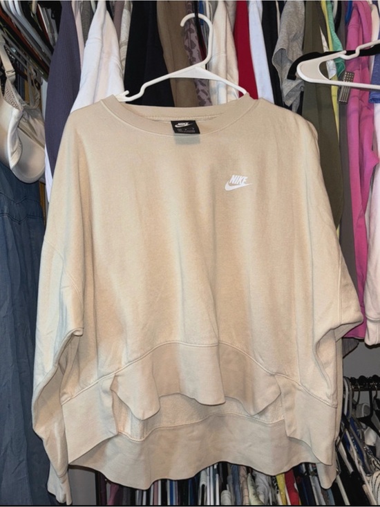 Nike Tops - Nike Women's Beige Cropped Crewneck Sweatshirt